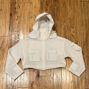 Alo Yoga Cropped Engage Cargo Parka  - Small